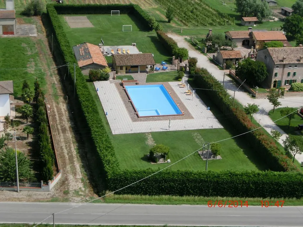 Farmstay Agriturismo La Mandriazza Del Gallo Iolanda di Savoia 0*,  Italy