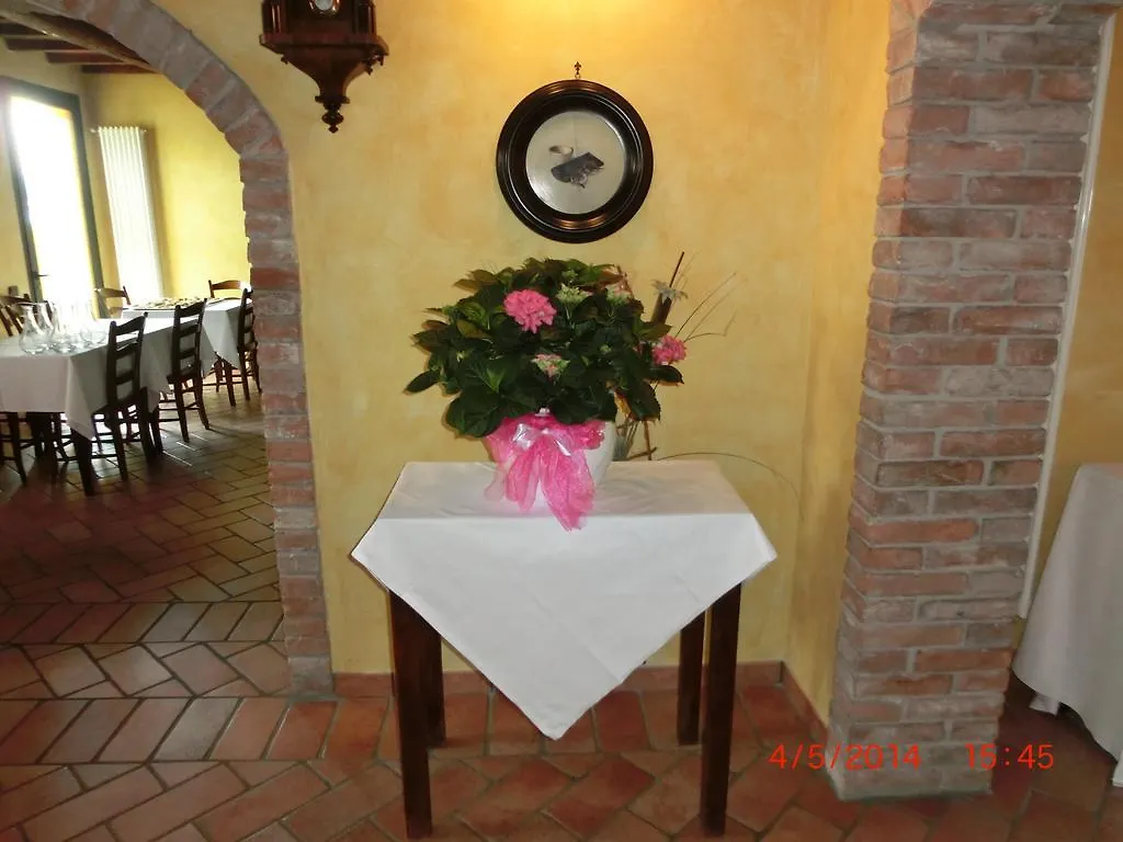 Farm stay Farmstay Agriturismo La Mandriazza Del Gallo Iolanda di Savoia Italy